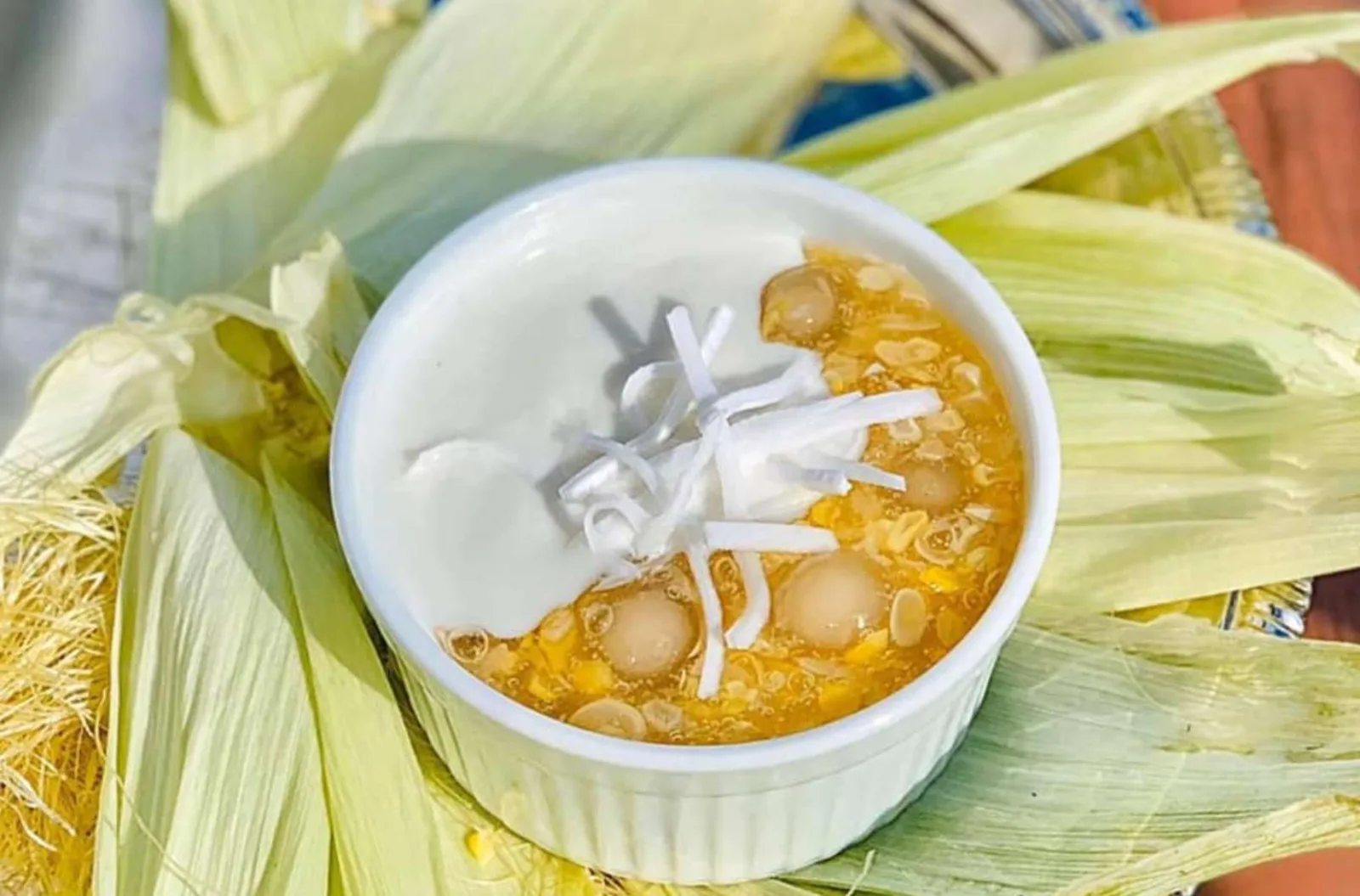 Che bap, the sweet corn and coconut pudding made with corn from the Cam Nam sandbank.