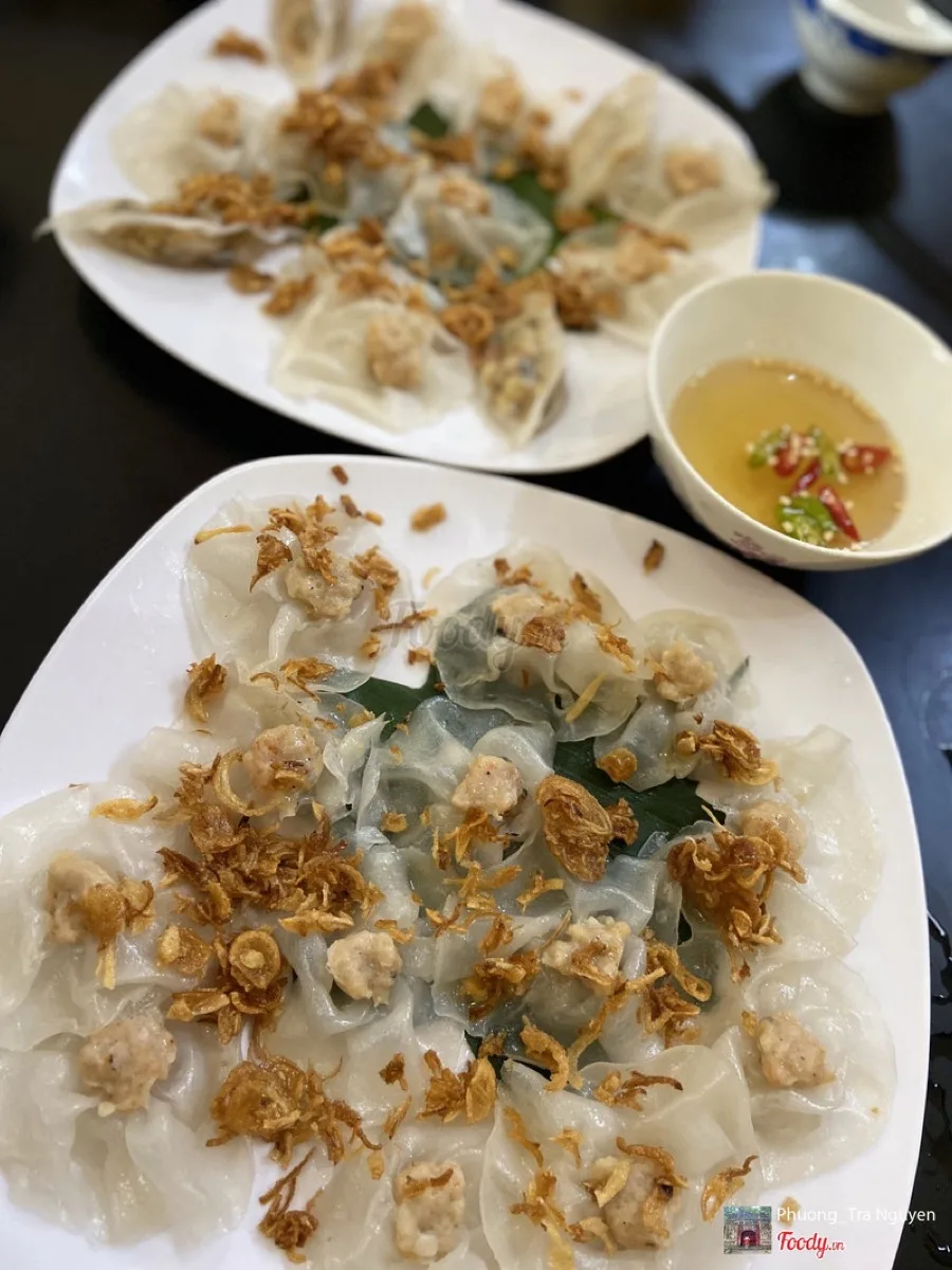 White Rose Restaurant at 533 Hai Bà Trưng, Hoi An — steamed white rose dumplings